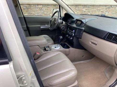 Used 2007 Mitsubishi Endeavor SE image 4