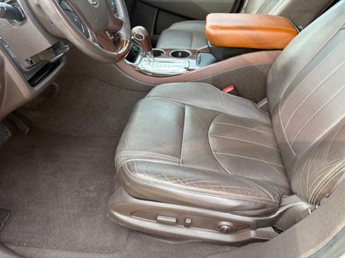Used 2013 Buick Enclave Leather image 12