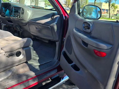 Used 2003 Ford F150 XLT image 24