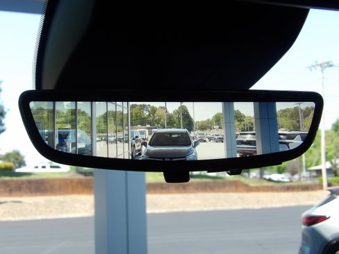 Used 2024 GMC Sierra 1500 Denali image 8