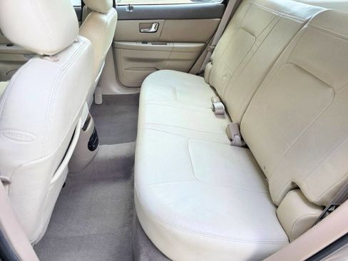Used 2002 Ford Taurus SEL FWD image 25