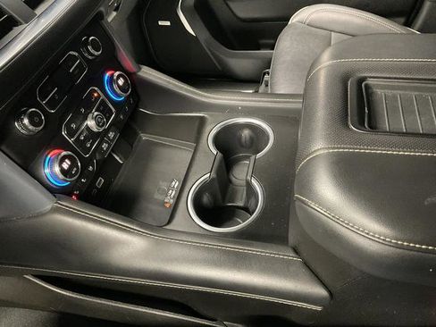 Used 2023 GMC Yukon XL SLT image 23