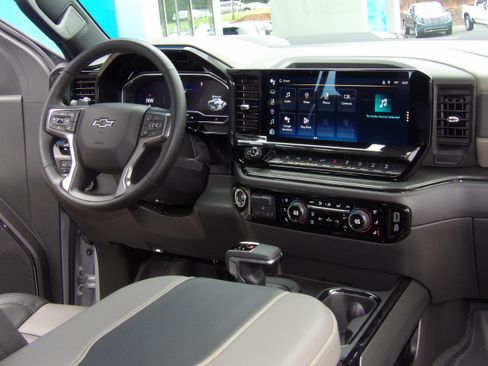 Used 2025 Chevrolet Silverado 1500 4x4 Crew Cab ZR2 image 30