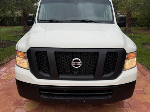 Used 2020 Nissan NV 2500 SV image 2