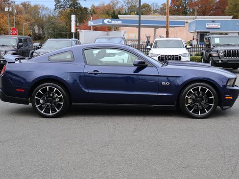 Used 2011 Ford Mustang GT Premium image 7