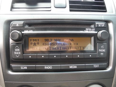 Used 2012 Toyota Corolla LE image 17