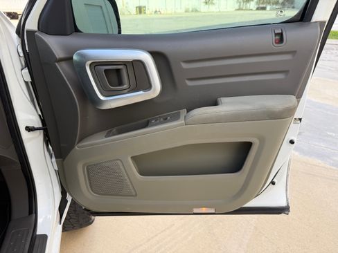 Used 2006 Honda Ridgeline RT image 65