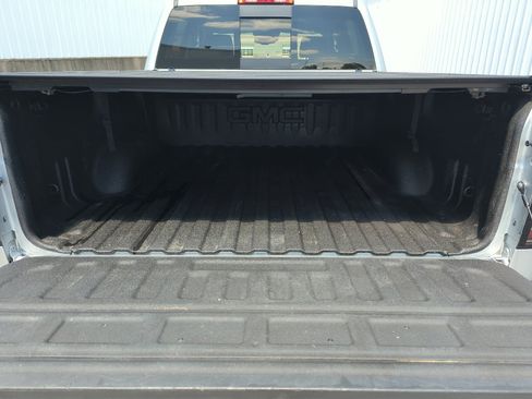 Used 2017 GMC Sierra 1500 SLT image 18