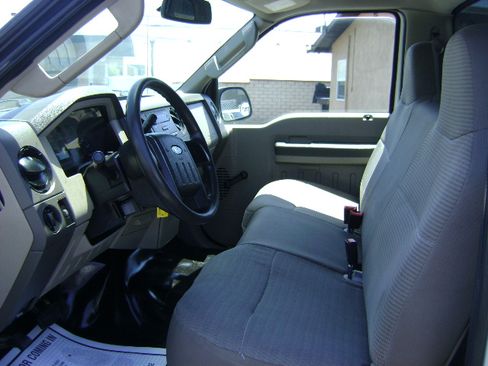 Used 2008 Ford F250 2WD Regular Cab Super Duty image 9