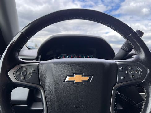 Used 2020 Chevrolet Suburban LT image 13