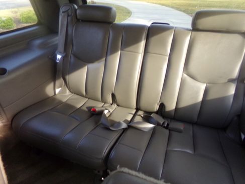 Used 2005 Chevrolet Tahoe Z71 image 13