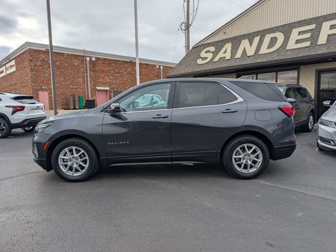 Used 2022 Chevrolet Equinox LT image 2