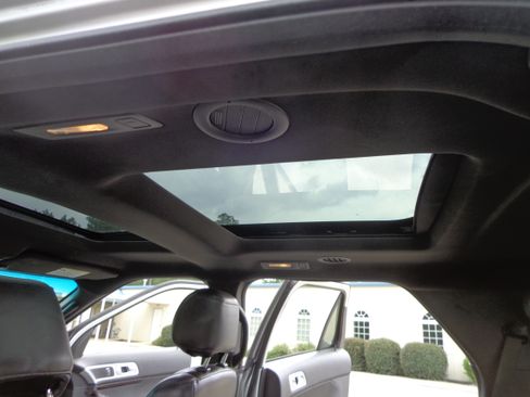 Used 2015 Ford Explorer FWD Limited image 19
