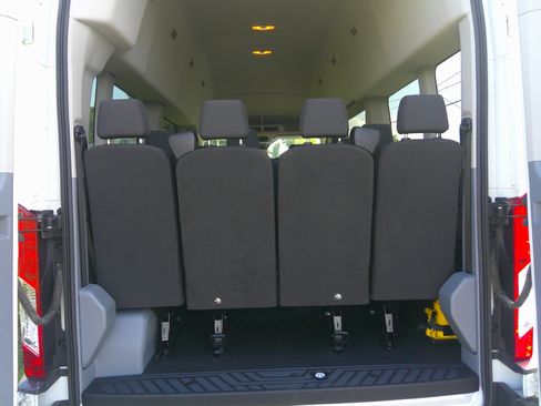 Used 2018 Ford Transit 350 RWD image 5