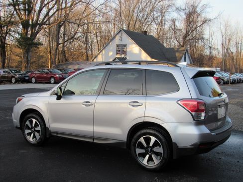 Used 2017 Subaru Forester 2.5i Limited image 6