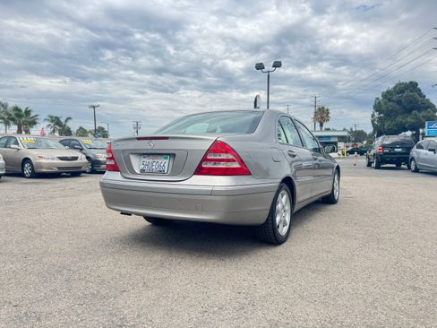 Used 2004 Mercedes-Benz C 240 Sedan image 8