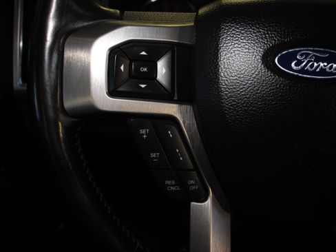 Used 2022 Ford F350 4x4 Crew Cab Super Duty image 29
