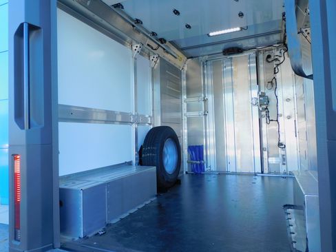 New 2025 Chevrolet Brightdrop 400 image 24