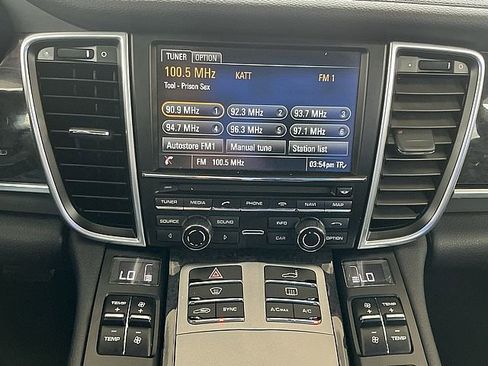 Used 2016 Porsche Panamera 4 Platinum Edition image 23