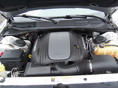 Used 2009 Dodge Challenger R/T Plus image 16