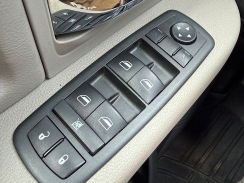 Used 2009 Dodge Ram 1500 Truck SLT image 17