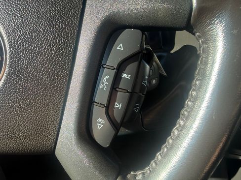 Used 2023 GMC Savana 2500 image 12