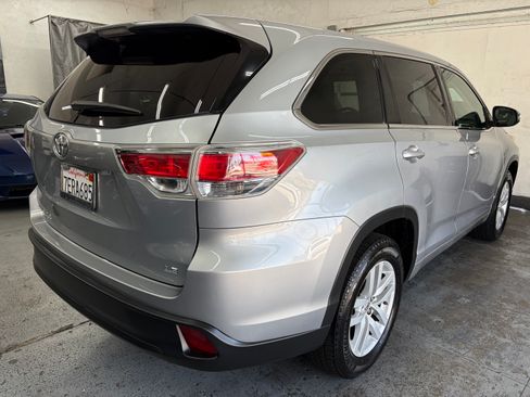 Used 2014 Toyota Highlander FWD LE V6 image 6