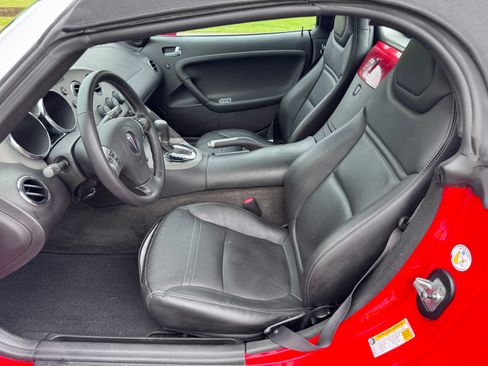 Used 2007 Pontiac Solstice image 4