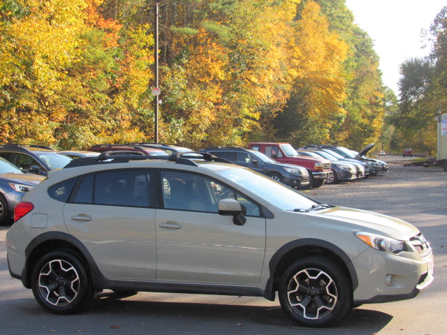 Used 2013 Subaru XV Crosstrek 2.0i Premium AWD/4WD image 12