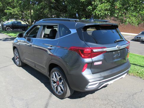 Used 2021 Kia Seltos AWD SX image 6