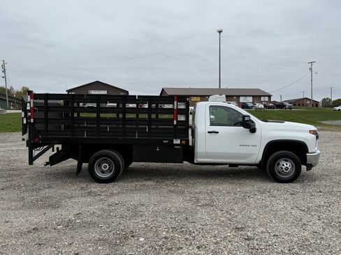 Used 2022 Chevrolet Silverado 3500 W/T image 2