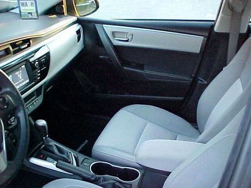 Used 2014 Toyota Corolla LE image 20