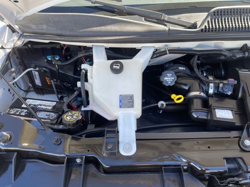 Used 2017 Chevrolet Express 2500 image 23