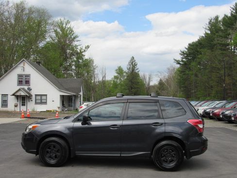 Used 2014 Subaru Forester 2.5i Premium AWD/4WD image 4