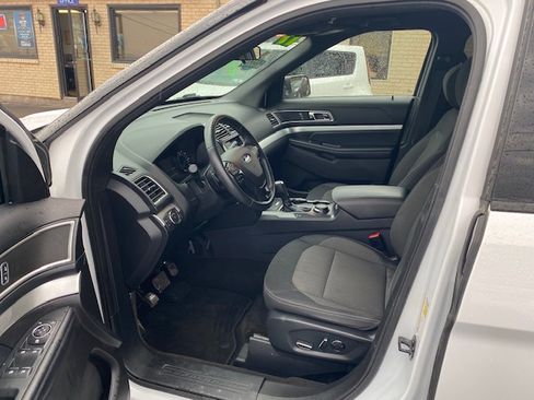 Used 2017 Ford Explorer 4WD XLT image 12