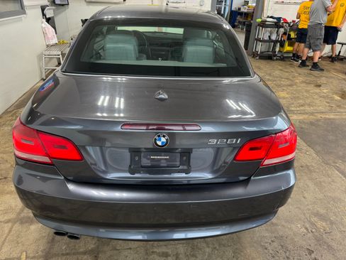 Used 2007 BMW 328i Convertible w/ M-Sport Package image 22