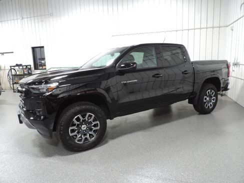 Used 2023 Chevrolet Colorado Z71 image 3