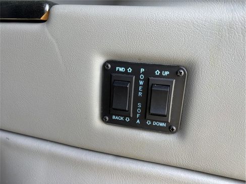 Used 2019 Ford Transit 150 image 44