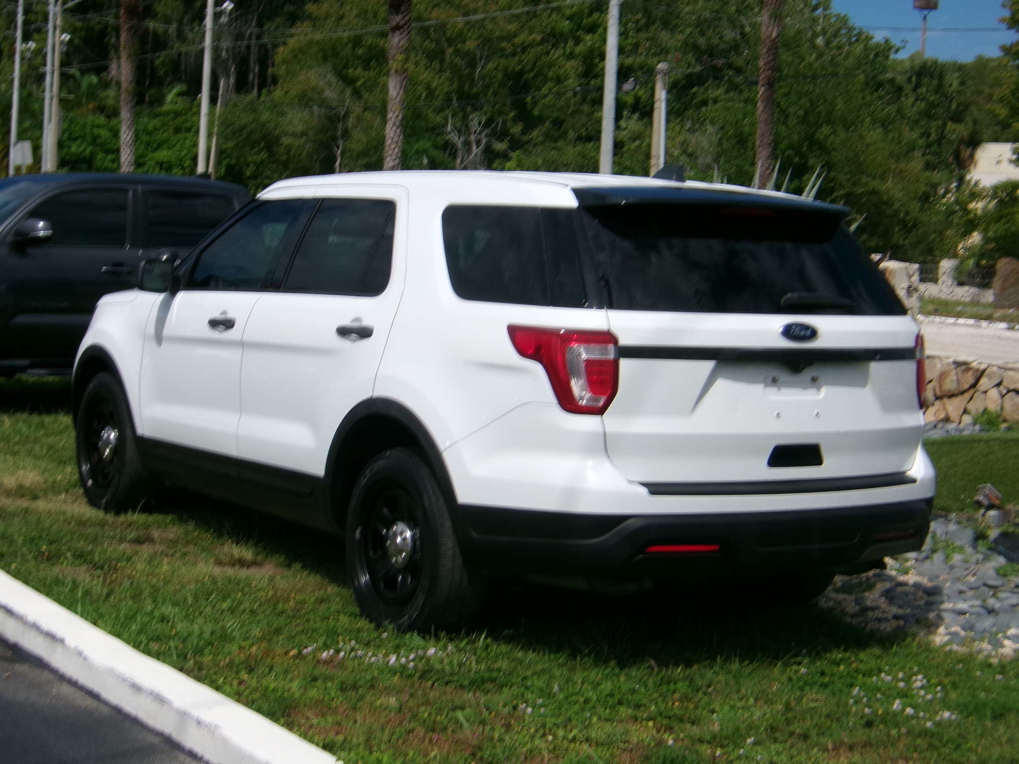 Used 2018 Ford Explorer 4WD Police Interceptor image 3