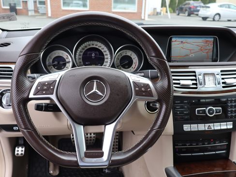 Used 2014 Mercedes-Benz E 350 4MATIC Sport image 21