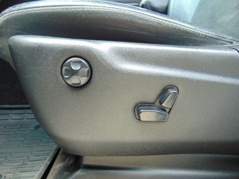 Used 2019 Jeep Grand Cherokee Altitude image 12