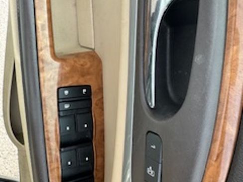 Used 2012 Buick Enclave Premium image 9