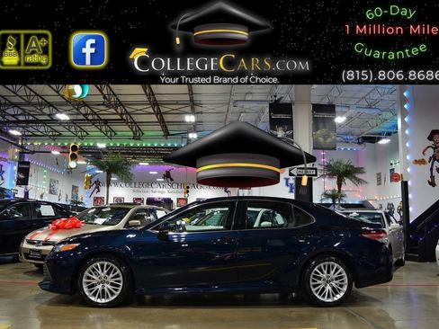 Used 2018 Toyota Camry XLE image 1
