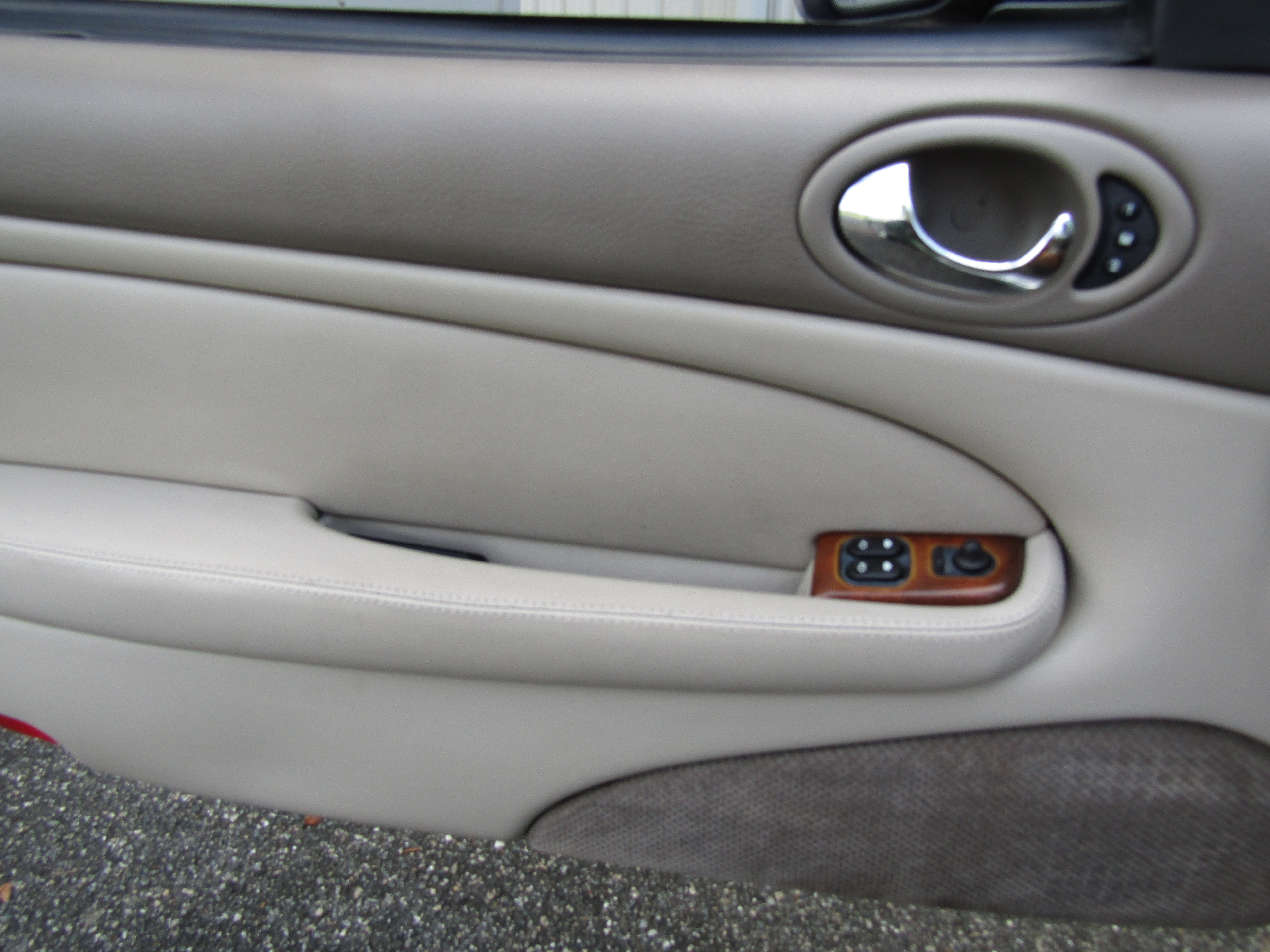 Used 2000 Jaguar XK8 Convertible RWD image 18