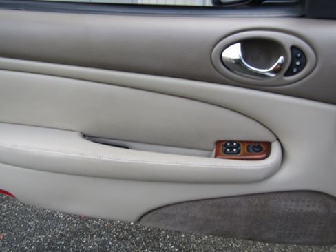 Used 2000 Jaguar XK8 Convertible RWD image 18
