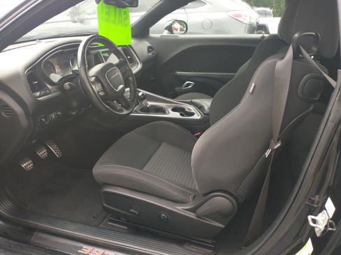 Used 2018 Dodge Challenger Scat Pack RWD image 5