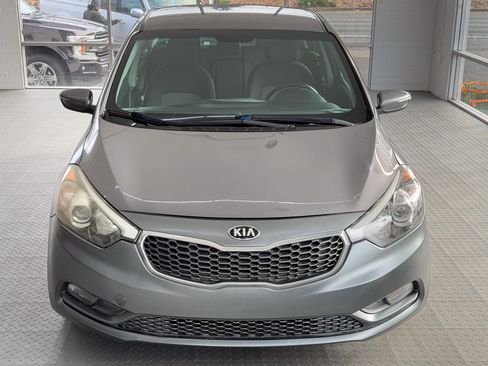 Used 2016 Kia Forte EX image 2