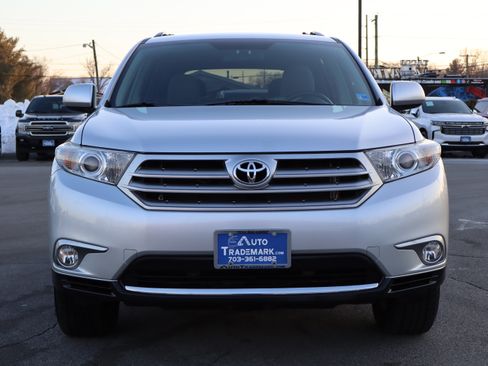 Used 2013 Toyota Highlander LE Plus image 3