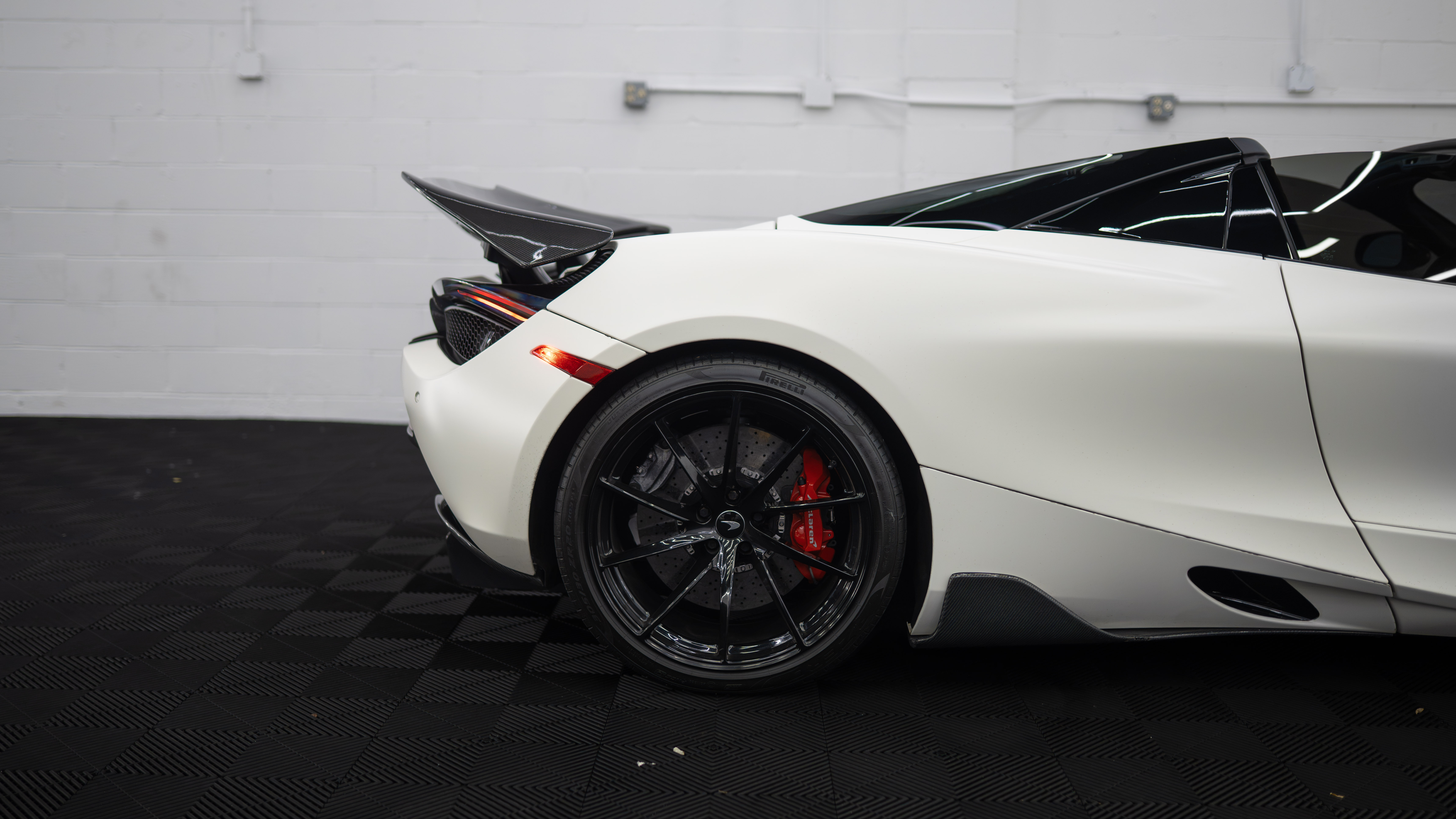 Used 2020 McLaren 720S Spider RWD image 42