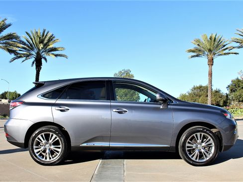 Used 2013 Lexus RX 450h image 1